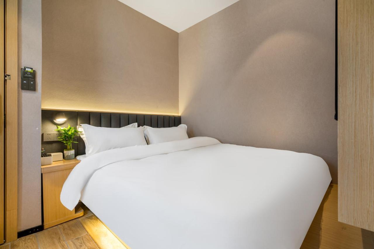 Meego Smart Select Hotel Shanghai Exterior photo