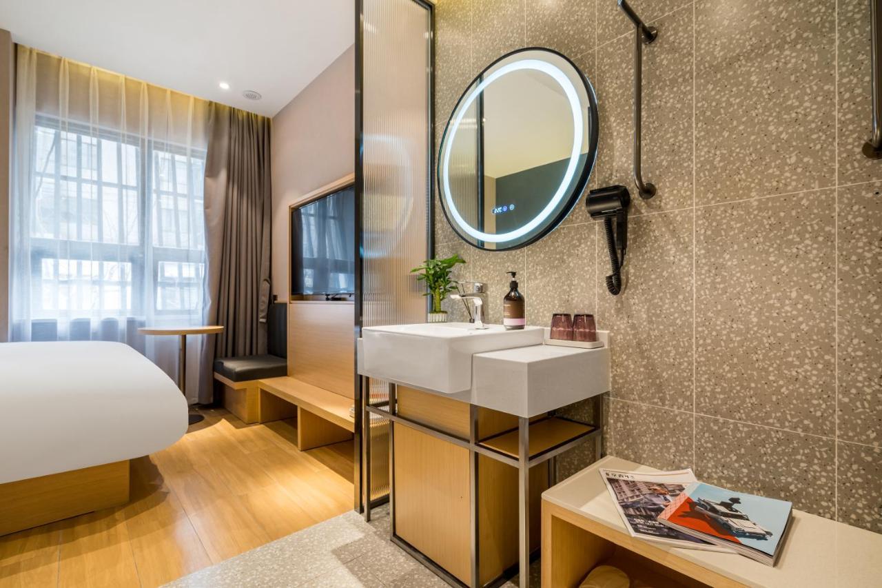 Meego Smart Select Hotel Shanghai Exterior photo